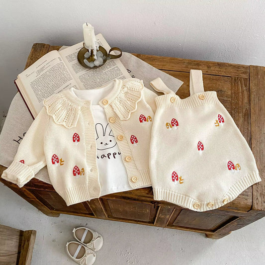 INS Spring and Autumn Infant and Toddler Girl Baby Set Embroidered Lotus Collar Knitted Top+Strap Romper 2-Piece Set